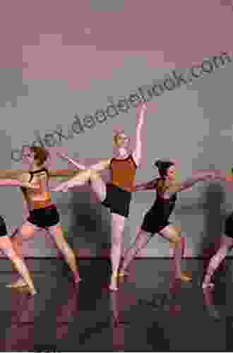 The Nikolais/Louis Dance Technique: A Philosophy And Method Of Modern Dance